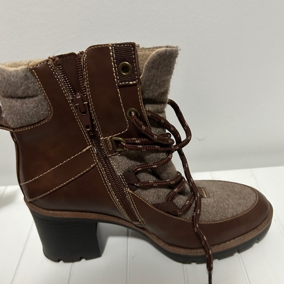 Fall boots - Picture 2 of 6